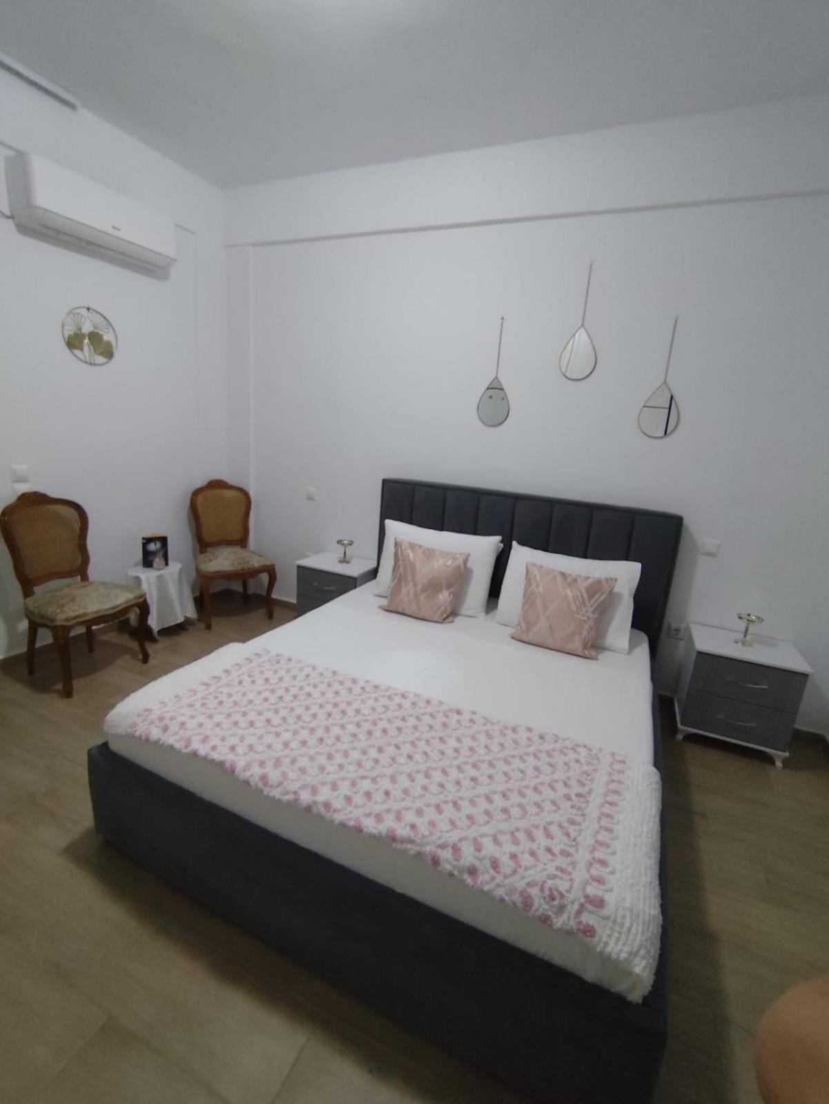 M&j Apartment *